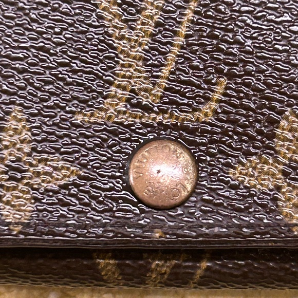 SOLD 🎊🎊🎊Louis Vuitton key holder - Picture 3 of 11